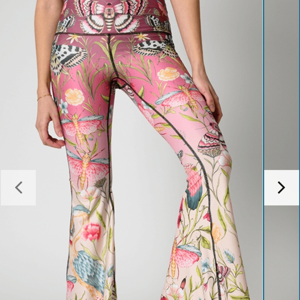 Yoga Democracy Pretty In Pink Flair Leggings
